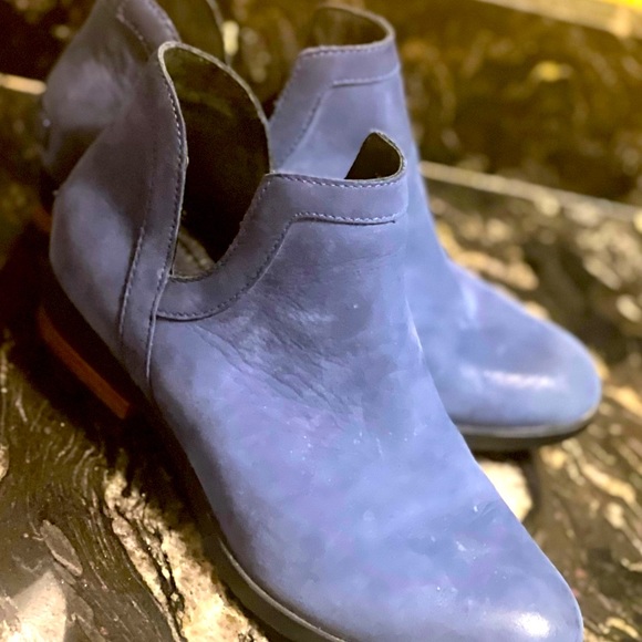 NWOT SOREL Navy Blue Ankle Boots. Size 8. - Picture 9 of 13